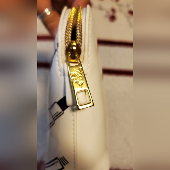 NWOT Younique Makeup Bag - Picture 3 of 3